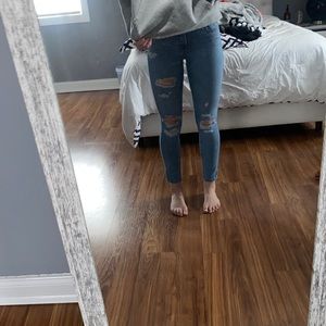 levi’s 711 skinny jeans